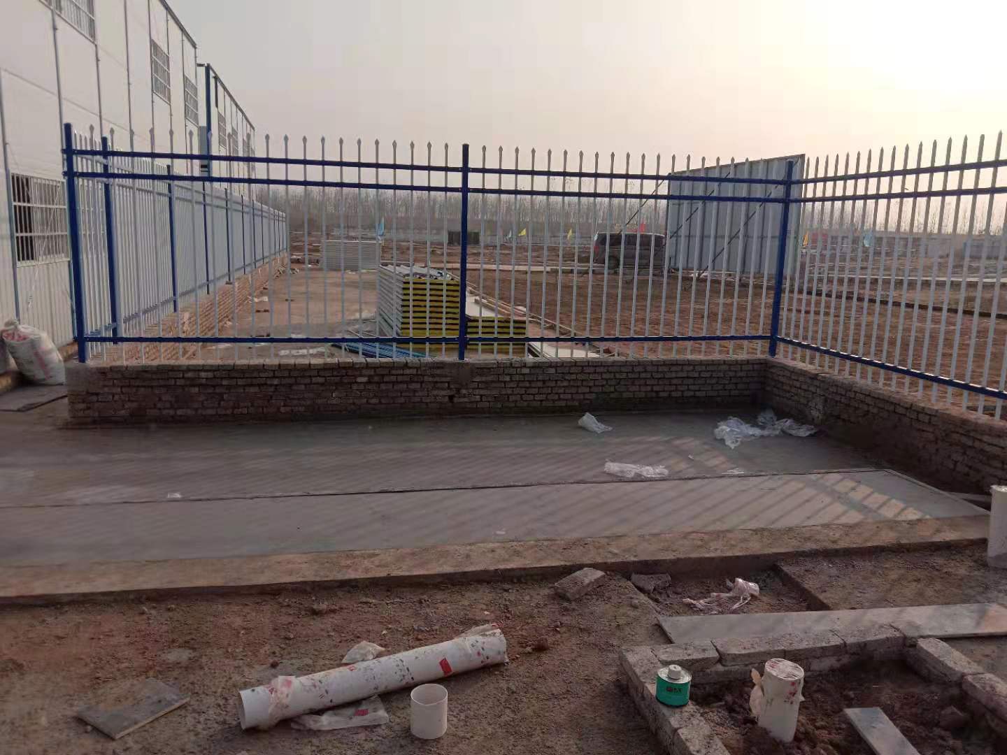 勐腊小区锌钢护栏